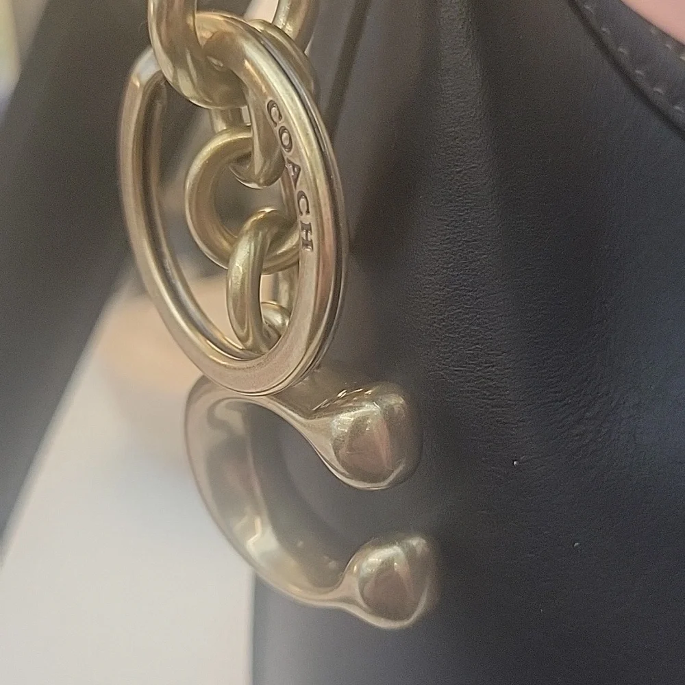 NWOT BRASS COACH C KEYCHAIN - Picture 6 of 8